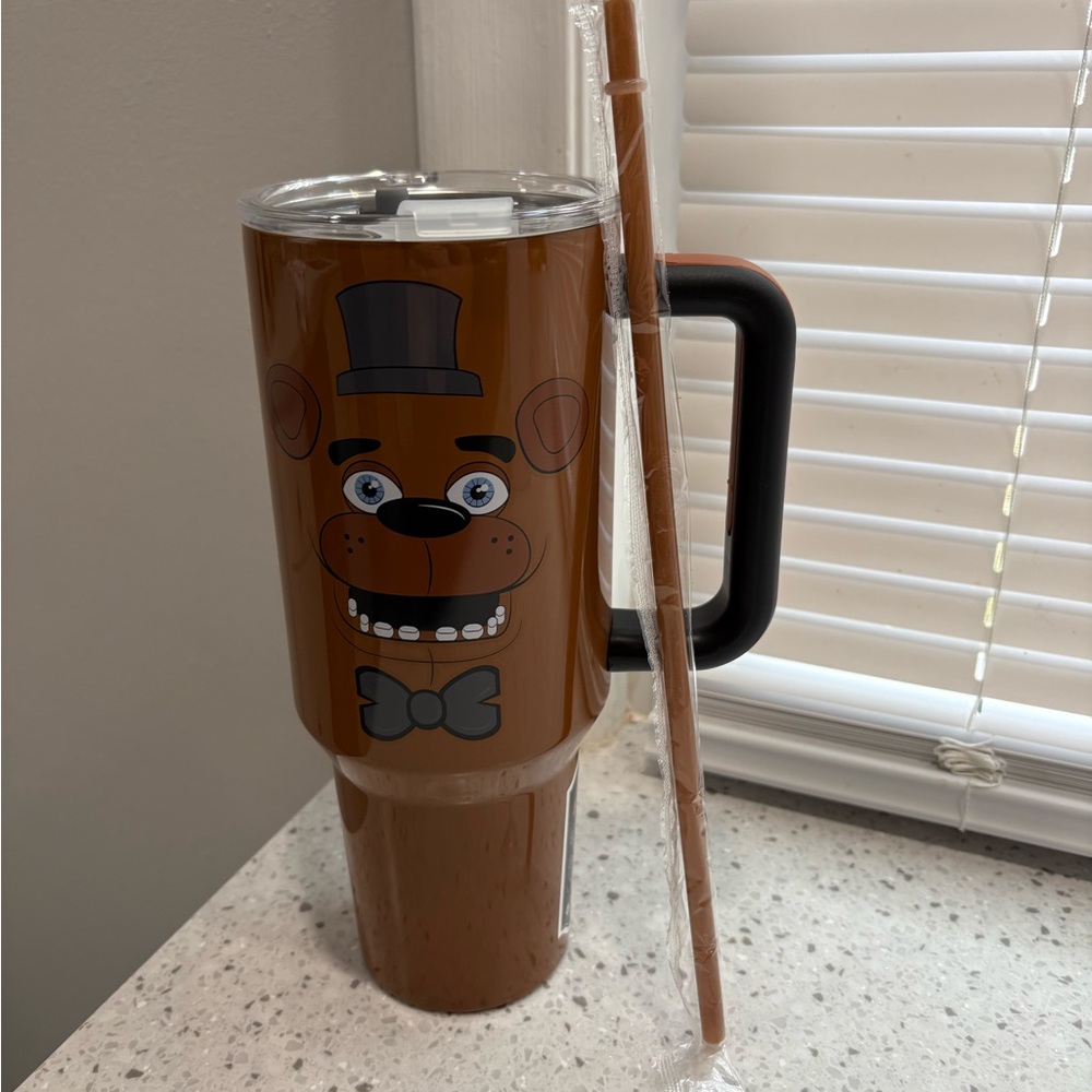 NIB Five Nights at Freddy's Freddy Fazbear 40 oz. SS Tumbler w/straw